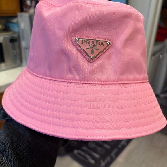 Authentic PRADA metal Logo Pink Nylon Bucket Hat Size M - Picture 1 of 8